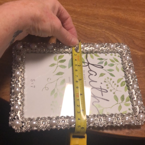 Beautiful Faux Pearl & Rhinestone “Faith” Photo Frame. Holds a 5 x 7 pic! - Picture 6 of 12